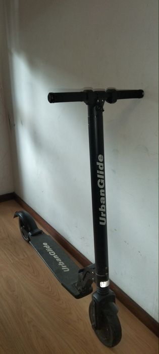 Trotinete elétrica UrbanGlide avariada