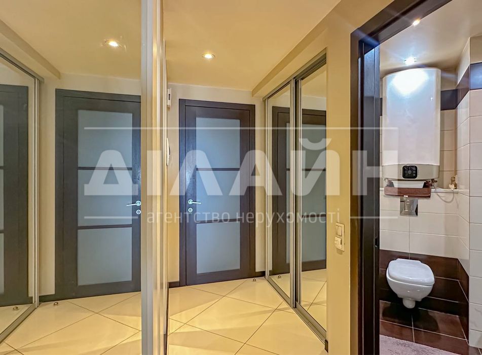 Краща пропозиція! 3-кімн. квартира з ремонтом у центрі міста!