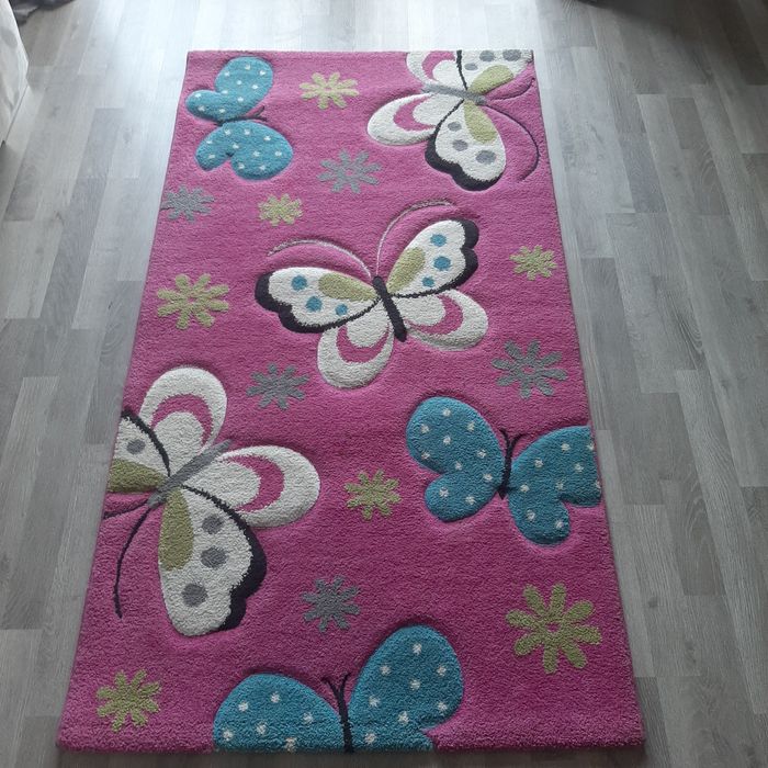 Dywan dla dziewczynki  z motylkami 80x150