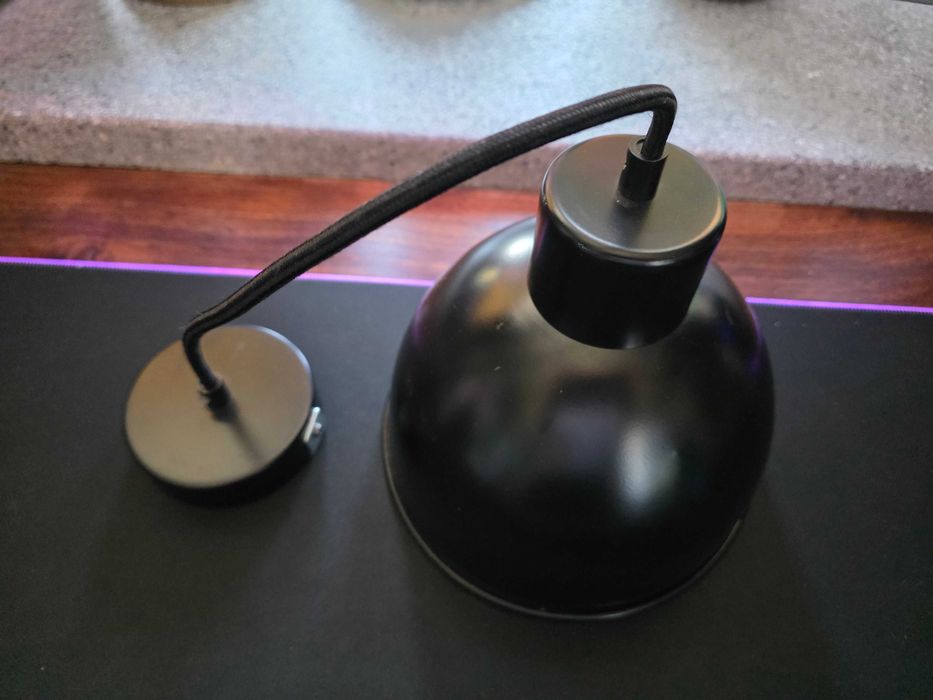 Czarna lampa wisząca ANDRIN - miedziane wnętrze wisząca 110x21 cm loft