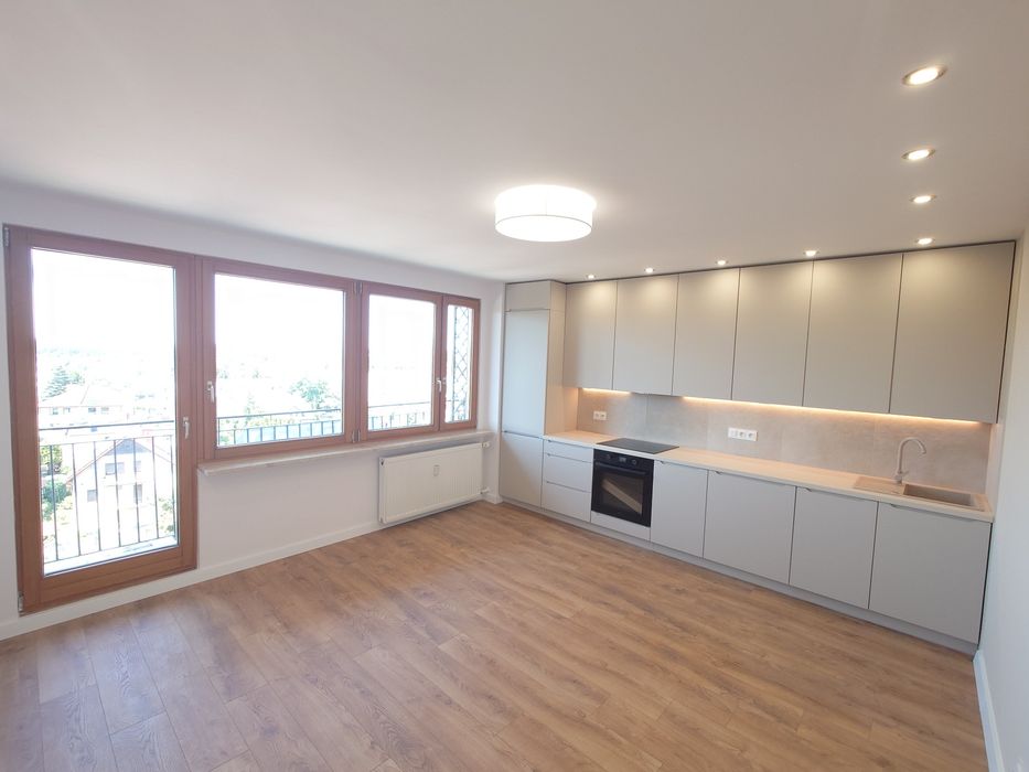 GENERALNY REMONT / BEZPOŚREDNIO / BARWINEK 22 / 4 pokoje / Piękny widok / Balkon / Piwnica