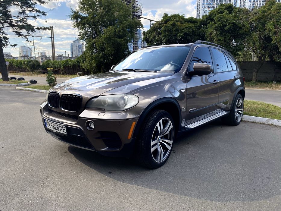 Автомобіль BMW X5 e70
