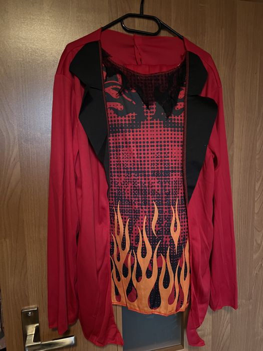 Strój diabla czerwony na halloween