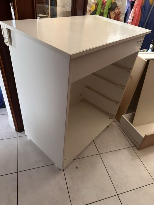 Armario em otimo estado64285281079171121