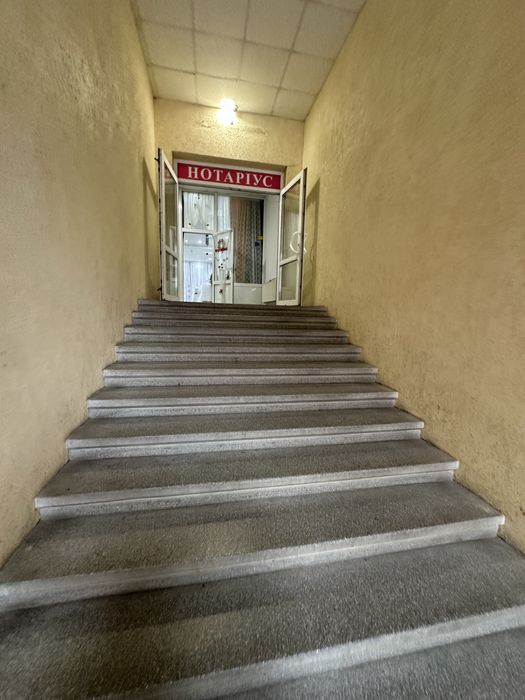 Продам приміщення в центрі офісне 800м2