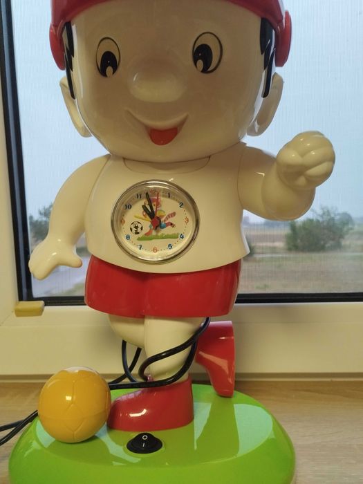 Lampka z zegarem – motyw piłkarz