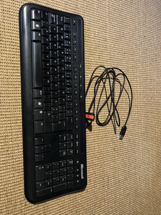 Teclado microsoft funcional em bom estado