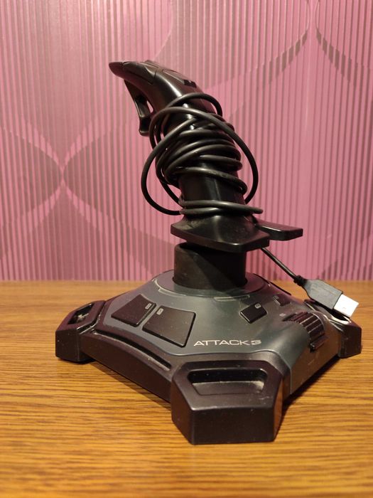 Джойстик Logitech Attack3