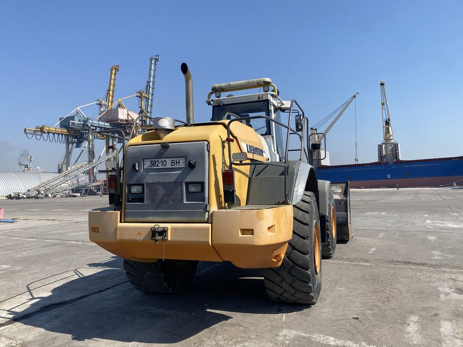 Ковшевой погрузчик Liebherr L580