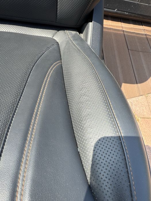 Салон сидіння на ford Mustang Mach-e