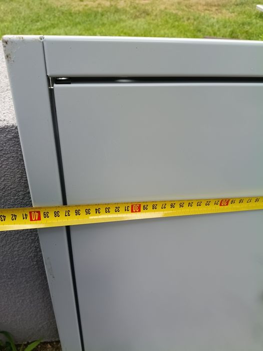 Drzwiczki rewizyjne metalowe wymiarach 64 na 40cm