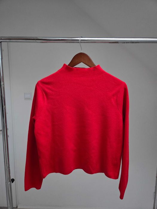 Czerwony sweter ze stójką golf wiskoza