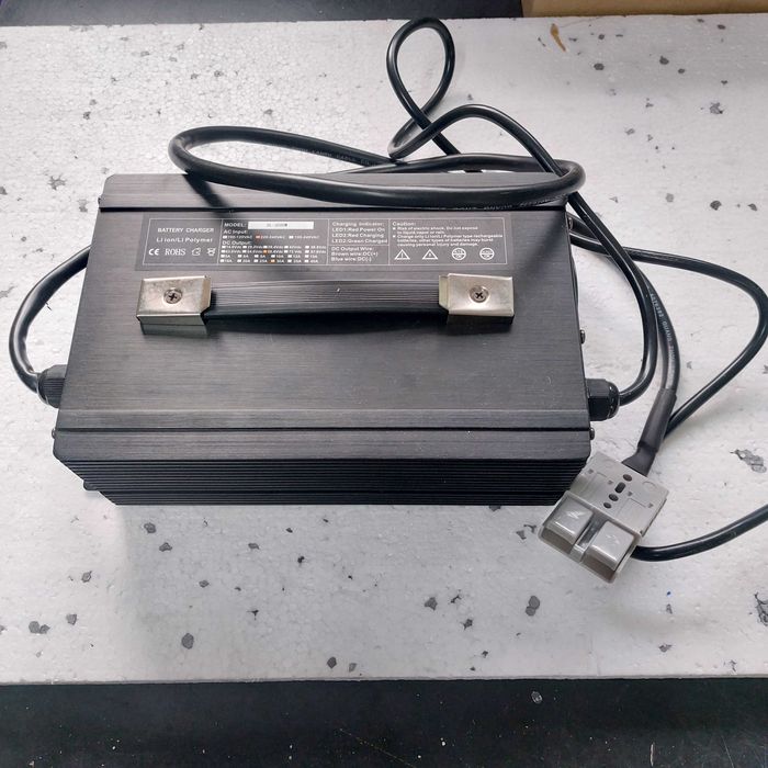Устройство для быстрой зарядки LiFePO4, 2000 Вт