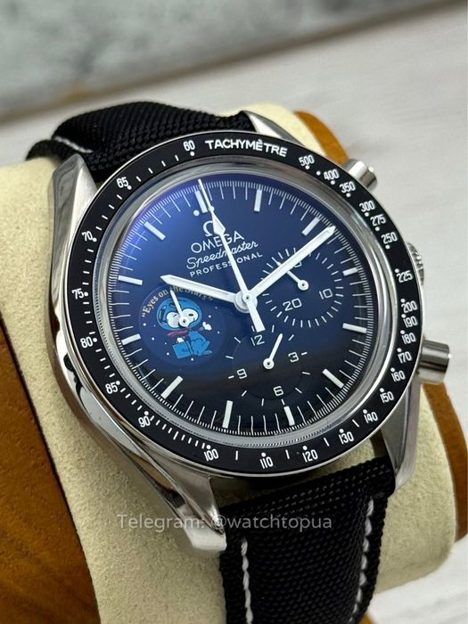 Годинник Omega Speedmaster Dark Dial Snoopy Edition Омега