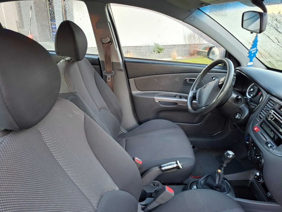 Kia RIO II Hatchback 2006  97KM