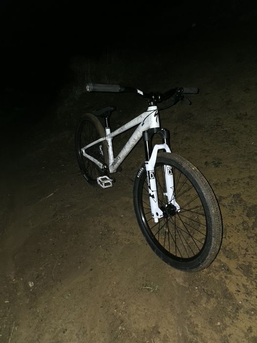 DirtJump SPECIALIZED P3 2026