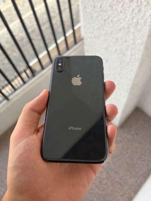 iPhone X (Apple)