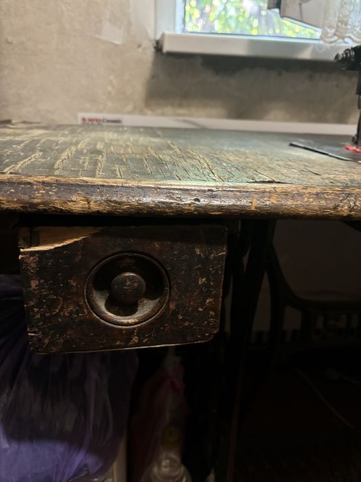 Швейная машинка со станинной singer