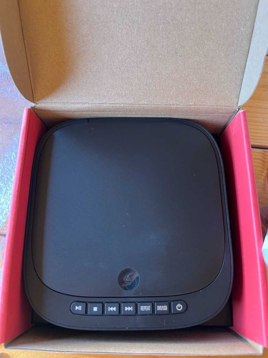 MP3-програвач Yoton YM03..Портативний міні DVD-плеєр.