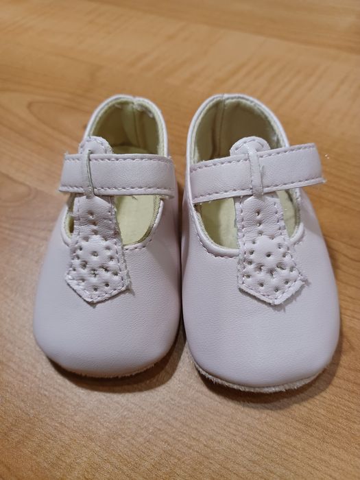 Sapatos de menina tamanho 14-15 NOVAS