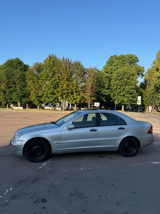 Mercedes -Benz   C-180