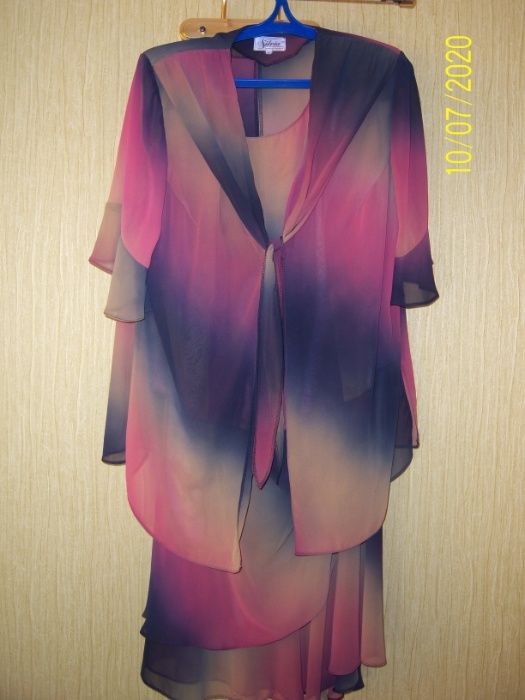 Костюм-тройка шифоновый р. 56