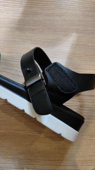 Шкіряні жіночі босоніжки/сандалі чорні