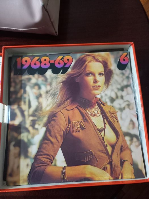 Caixa de 8 LPs da decada de 60