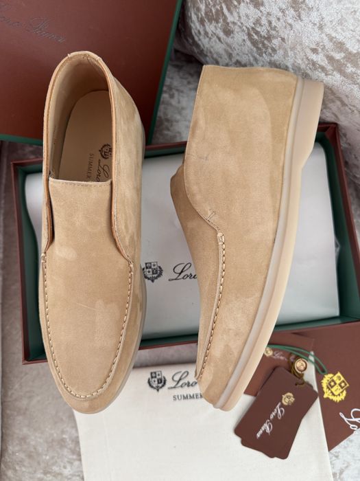 Замшеві жіночі високі лофери бежеві, сірі з кантом