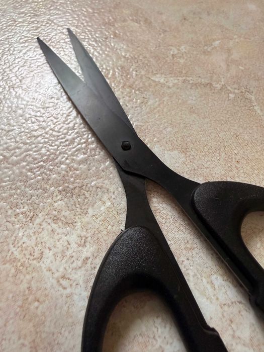 Nożyczki  metalowe  czarne