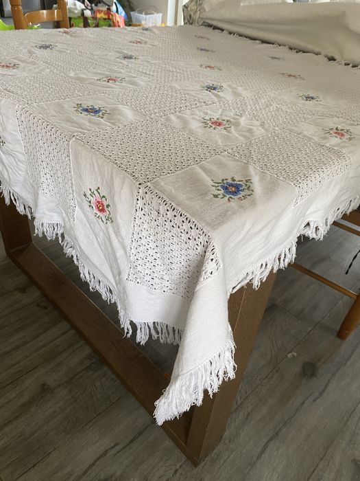Toalha de mesa com ponto cruz 125*125
