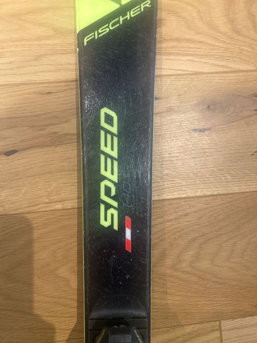 Narty Fischer Speed 140 cm - plus kijki Leki 110 cm