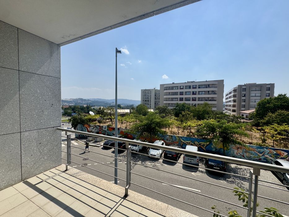 T2 no centro de Paredes para Arrendamento