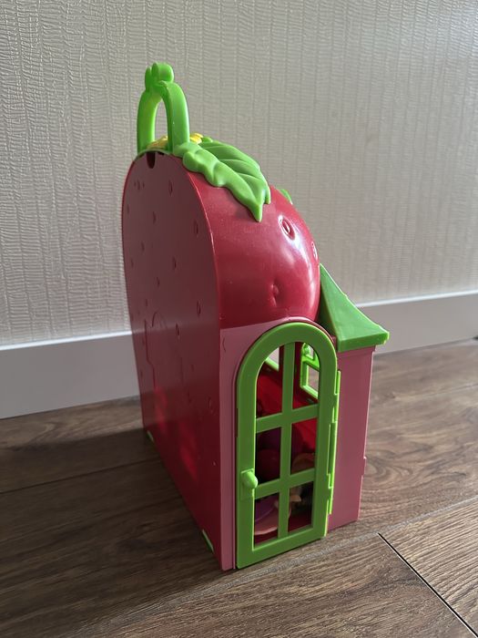 Ягодный домик с куклой Шарлотта Земляничка Strawberry Shortcake
