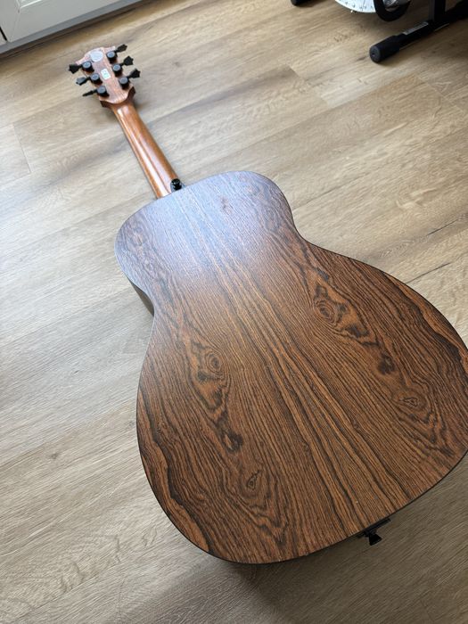 Guitarra acústica LAG T270PE