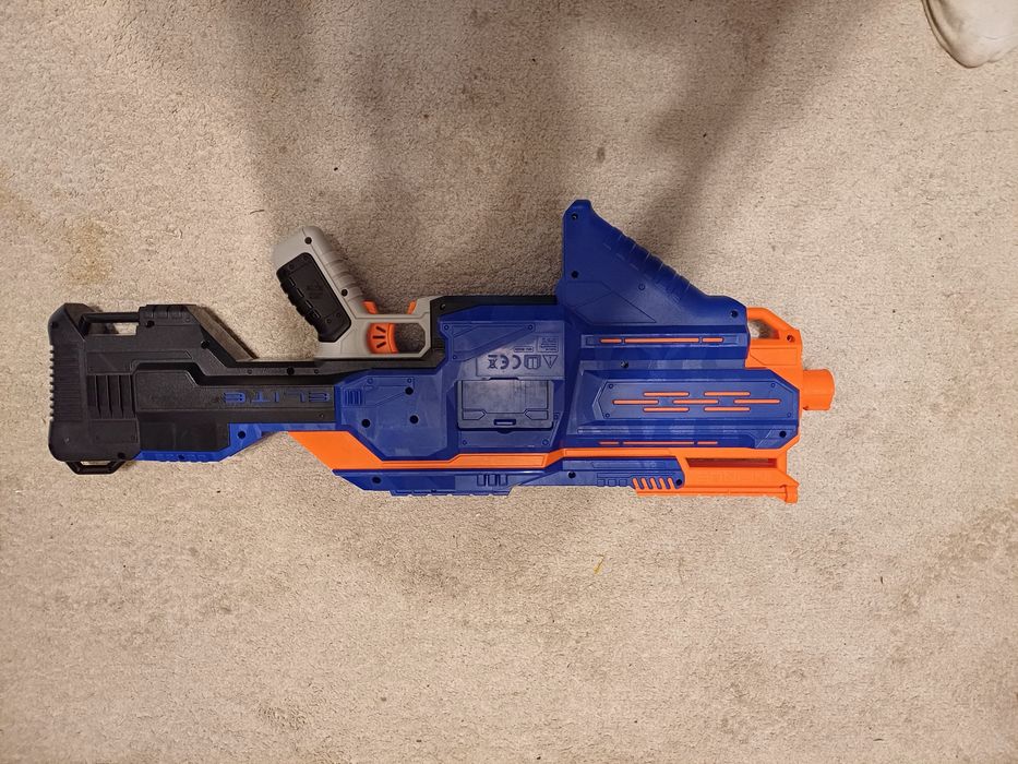 Pistolet nerf infinitus
