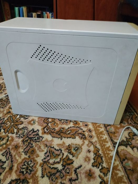 Продам б/у компютор