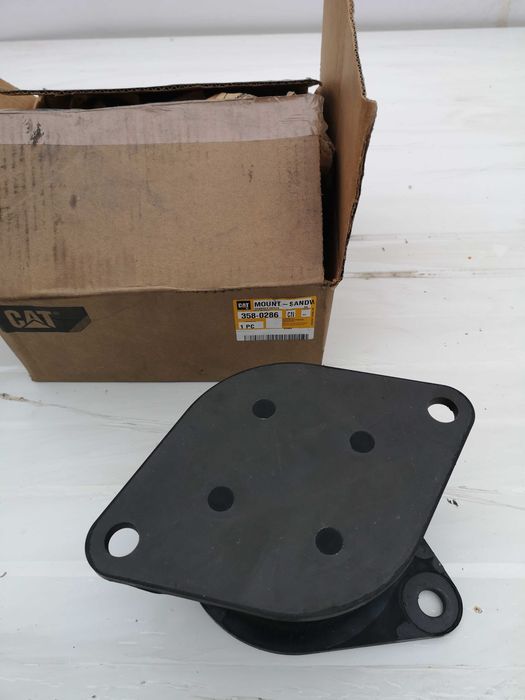 Izolator antywibracyjny CAT 358-0 CP-74B CP74B CP76B CS-78B CS-79B