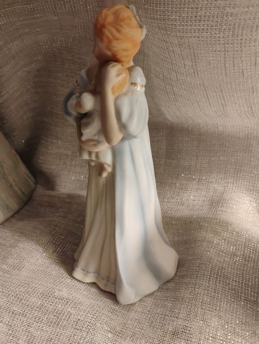Porcelanowa kolekcjonerska  figura Franklin Mint