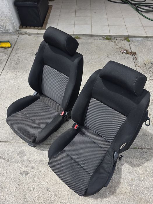 Bancos Golf 4 3p Traseiros Recaro
