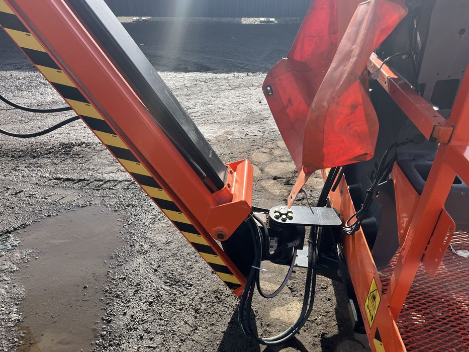 Podnośnik przegubowy JLG E450 AJ genie