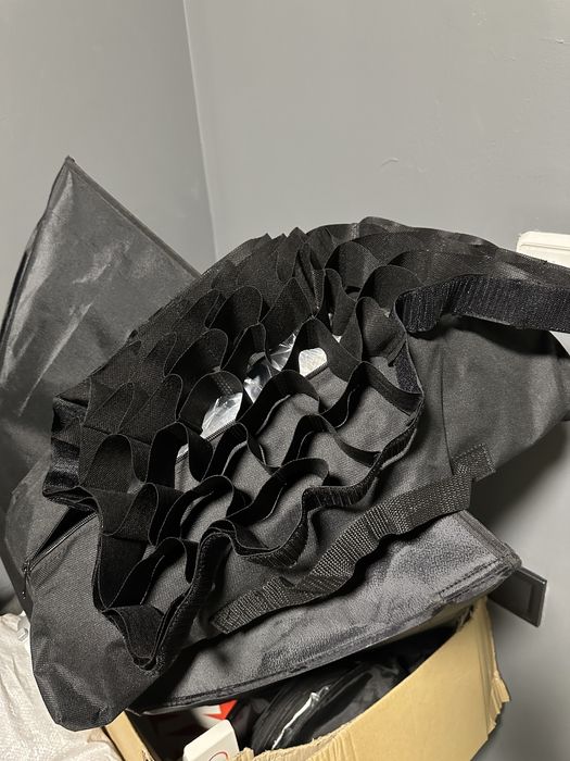 Продам софтбокс Godox з сотами стан нового