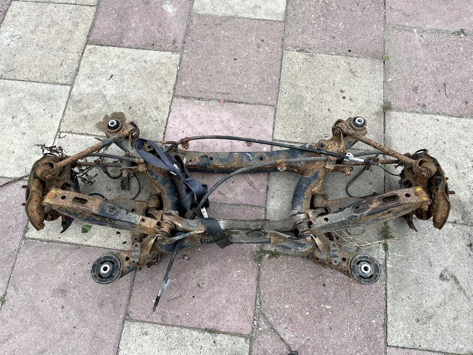 Zawieszenie tylne Lexus IS200 99-05r.