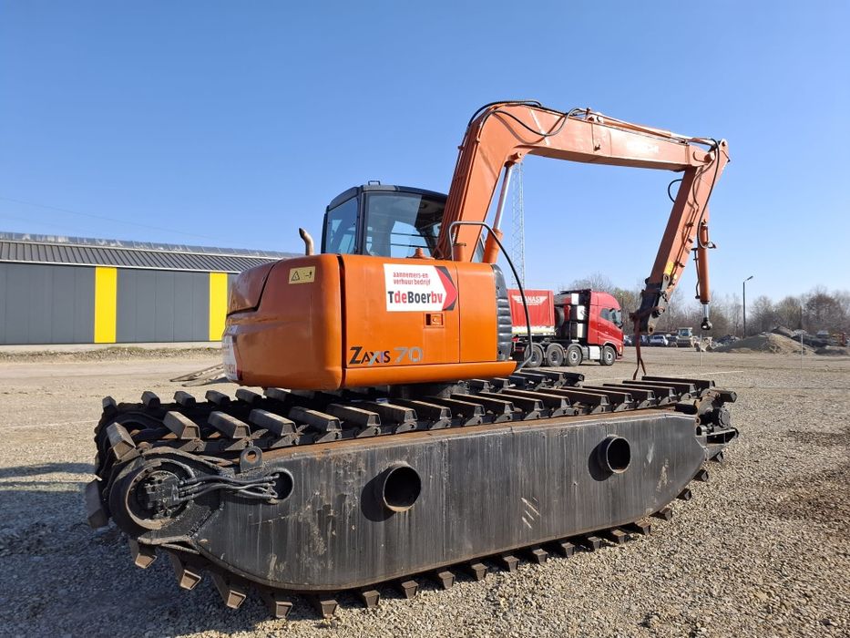 Плаваючий екскаватор-амфібія Hitachi ZX70 на понтонах 2020