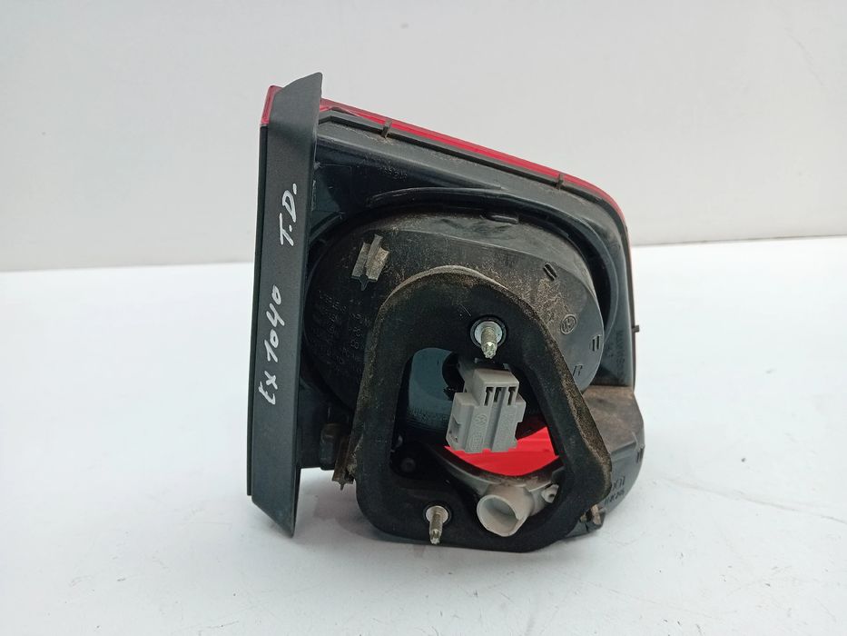 Farolim da mala direito VOLKSWAGEN Tiguan (5N)