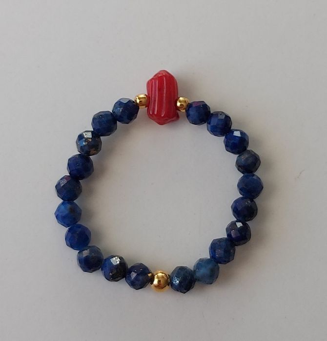 Unikat Pierścionek elastyczny z kamieni lapis lazuli koral naturalny s