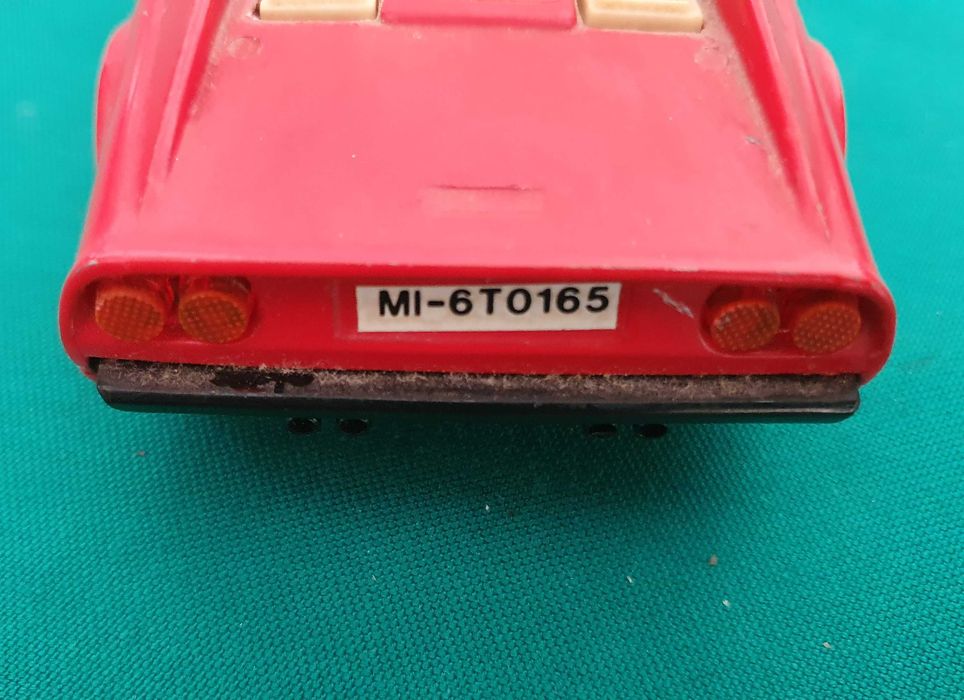 Ferrari 308 GTB - BURAGO, escala 1:24, anos 80 - Italy