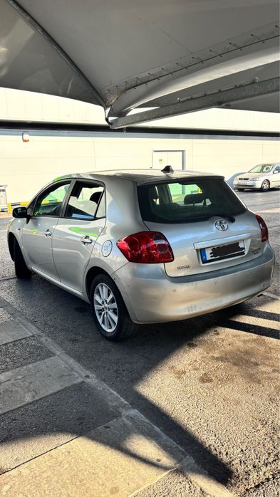 Toyota aures