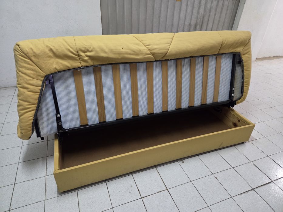 Sofá-cama casal em bom estado