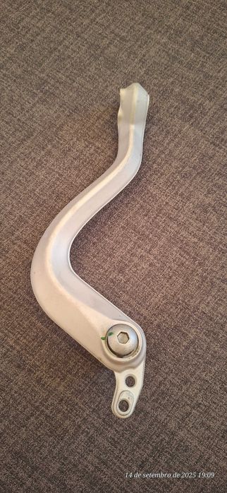 Pedal travão traseiro UM DSR 125